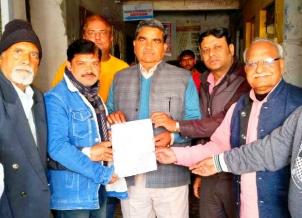 कासगंज में श्री चित्रगुप्त द्वार निर्माण की विधायक से मांग