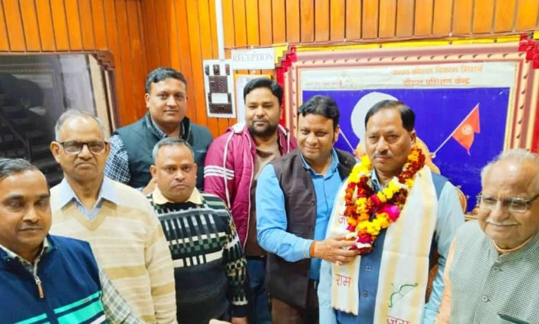 प्रदेश अध्यक्ष का कायस्थ बंधुओं ने किया अभिनंदन प्रदेश अध्यक्ष का कायस्थ बंधुओं ने किया अभिनंदन