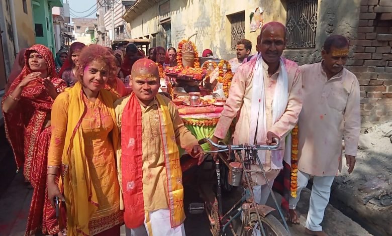 भगवान नर्मदेश्वर ने भक्तों के संग गंगा की परिक्रमा कर किया नगर भ्रमण भगवान नर्मदेश्वर ने भक्तों के संग गंगा की परिक्रमा कर किया नगर भ्रमण