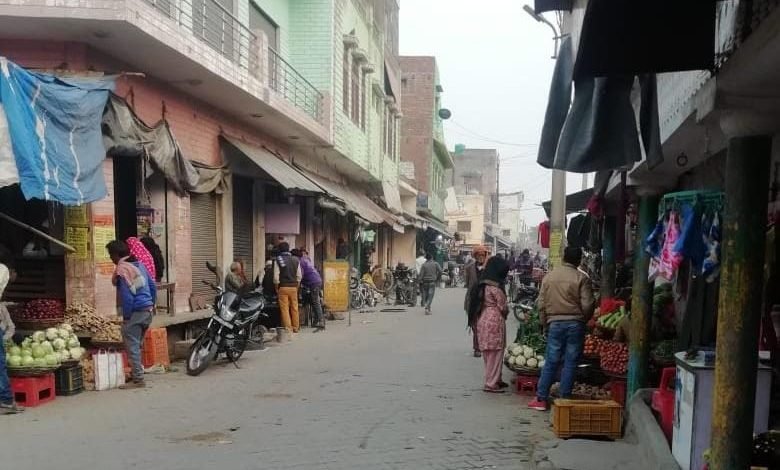 अमांपुर में साप्ताहिक बंदी बेअसर, खुली दुकाने