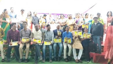 कबीर भजन के साथ फिल्म संगीत, हो गई तालियों बौछार, फिर हुआ सम्मान