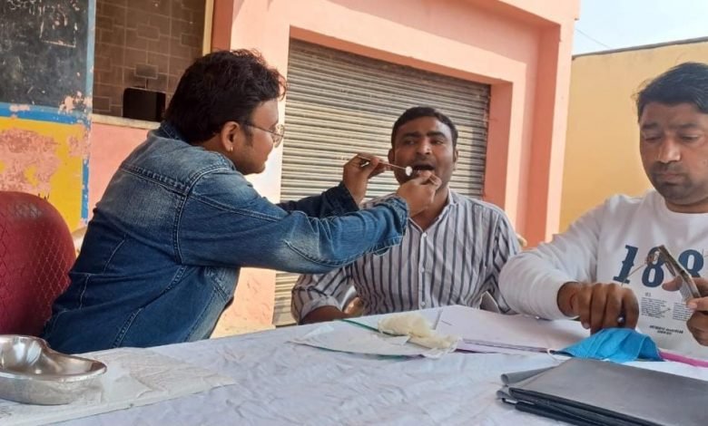 प्रथामिक स्वास्थ्य केंद्र पर हुई दांतों की जांच,फिर हो गया ऐसा हैरान प्रथामिक स्वास्थ्य केंद्र पर हुई दांतों की जांच,फिर हो गया ऐसा हैरान