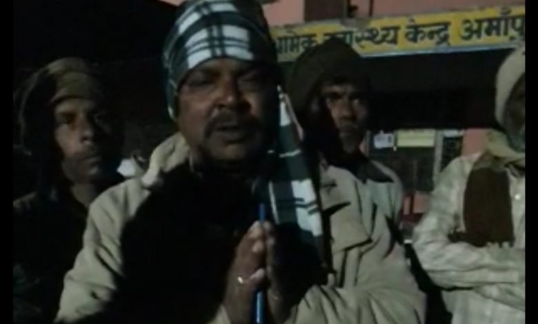 पेड़ पर फंदा लगाकर खुदकुशी कर रहे युवक को, लोकेशन पर दौड़ी पुलिस बचाई जान