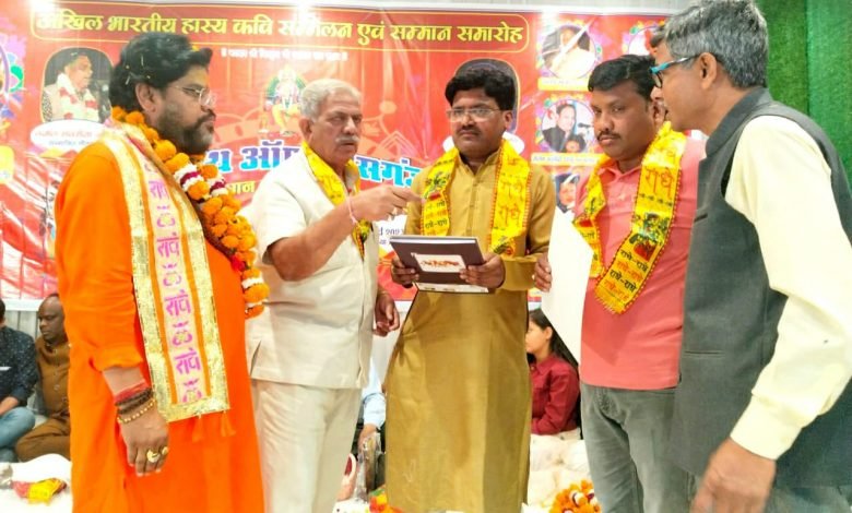 श्री चित्रगुप्त शोध चिंतन एवं मंत्र लेखन अभियान के जिला संयोजक बने मुकेश श्री चित्रगुप्त शोध चिंतन एवं मंत्र लेखन अभियान के जिला संयोजक बने मुकेश