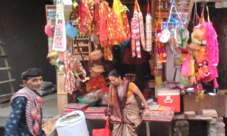 देवी मन्दिरों में तैयारियां जोरों पर, कल शेर पर सवार हो आएंगी मां