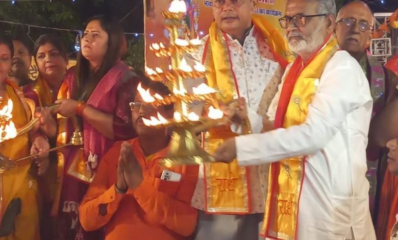 खुर्सीपार में चैत्र नवरात्रि के पहले दिन और हिंदू नव वर्ष पर जगमग हुआ श्री राम चौक खुर्सीपार में चैत्र नवरात्रि के पहले दिन और हिंदू नव वर्ष पर जगमग हुआ श्री राम चौक