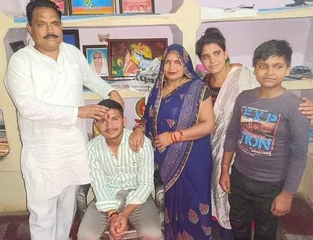 जिला पंचायत सदस्य अवनीश सोलंकी के बेटे राजा सोलंकी का 19 वां जन्मदिन धूमधाम से मनाया जिला पंचायत सदस्य अवनीश सोलंकी के बेटे राजा सोलंकी का 19 वां जन्मदिन धूमधाम से मनाया