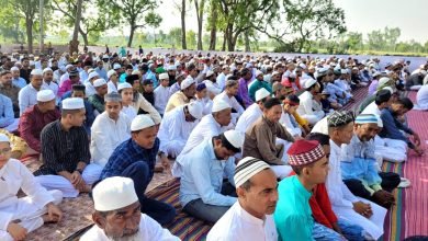 ईद उल फितर की नमाज सकुशल हुई संपन्न नमाज के दौरान ईदगाह पर पुलिस फोर्स रहा तैनात