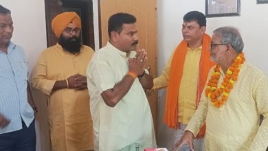 खुर्सीपार भाजयुमो मंडल की टीम ने संगठन के नेताओं से की मुलाकात, जिलाध्यक्ष, मंडल अध्यक्ष से मांगा आशीर्वाद