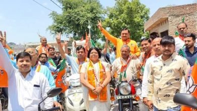 भाजपा प्रत्याशी सुलोचन गुप्ता के समर्थन में निकाली बाइक रैली