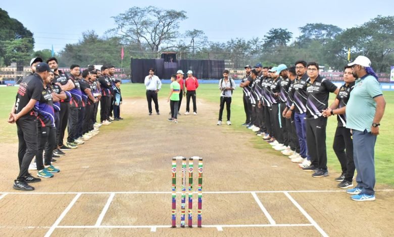वीर शहीदों की स्मृति में आयोजित शहीद का क्रिकेट टूर्नामेंट में द्वितीय दिवस में तीन रंगारंग खिताबी मुकाबले वीर शहीदों की स्मृति में आयोजित शहीद का क्रिकेट टूर्नामेंट में द्वितीय दिवस में तीन रंगारंग खिताबी मुकाबले