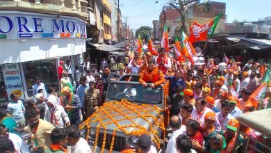 भाजपा ने रोड शो निकाल चेयरमैन प्रत्याशी को मांगे वोट