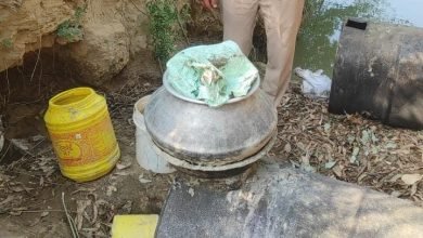 पुलिस ने दो जगहों से कच्ची शराब बरामद