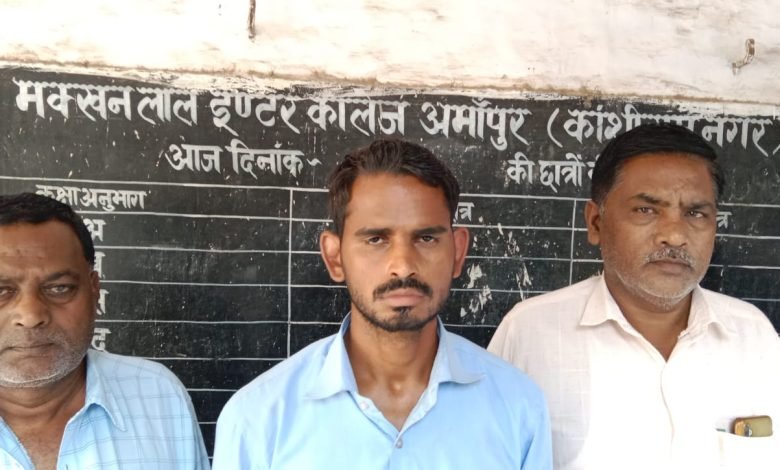 छात्र का नही किया एडमिशन, दबंगों ने शिक्षक को जमकर पीटा, दी तहरीर