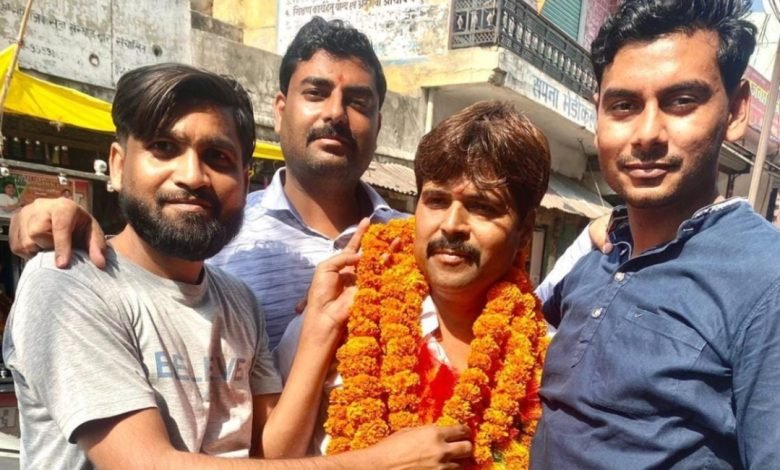 अमांपुर नगर पंचायत के 10 वार्डों में 4 महिलाएं और 6 पुरूष चुने गए सभासद अमांपुर नगर पंचायत के 10 वार्डों में 4 महिलाएं और 6 पुरूष चुने गए सभासद