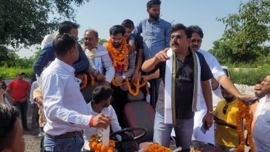 आईएएस परीक्षा पास कर पटियाली पहुंचे डा. दिग्विजय का हुआ अभिनंदन