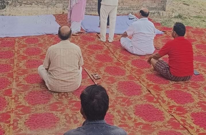 कासगंज:अमांपुर में योग दिवस के लिए शुरू हुआ अभ्यास कासगंज:अमांपुर में योग दिवस के लिए शुरू हुआ अभ्यास