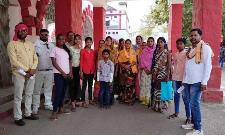 भिलाई: श्री शारदा विद्या निकेतन स्कूल की मनमानी और दूरव्यवहार के खिलाफ कलेक्टर को सौपा ज्ञापन