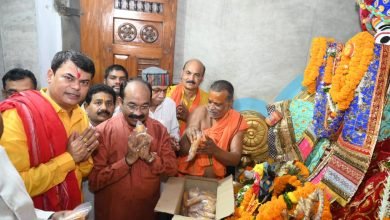 भिलाई सेक्टर 4 जगन्नाथ मंदिर में भाजपा प्रदेश अध्यक्ष अरुण साव ने आशीर्वाद लेकर महाप्रसाद का किया वितरण