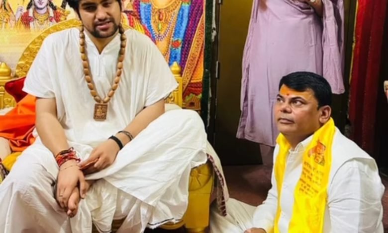 भिलाई आ रहे भगवाधारी पंडित धीरेंद्र शास्त्री, शहर में होगी हनुमंत कथा, दया सिंह की बोल बम समिति करा रही आयोजन