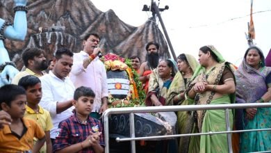 भिलाई: बैकुंठधाम शिव मंदिर में 108 किलो दूध, दही, घी, शहद और चंदन से भोलेनाथ का हुआ महारुद्राभिषेक: ड्रोन से शिवलिंग पर फूलों की वर्षा