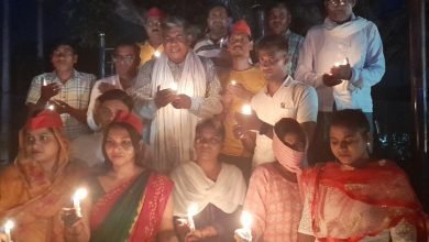 कासगंज:मणिपुर हिंसा के खिलाफ समाजवादी महिला प्रकोष्ठ ने निकाला कैंडल मार्च
