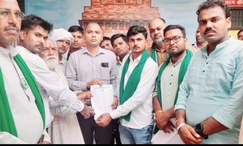 किसानों की बर्बाद हुई फसलों की उचित मुआवजे की मांग,भाकियू स्वराज ने ज्ञापन सौपा