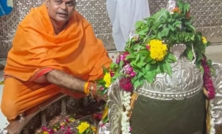 भिलाई:महाकाल के दरबार पर दया सिंह, बागेश्वर सरकार के आयोजन के लिए दिया आमंत्रण, भिलाई आएंगे महामंडलेश्वर हनुमंत कथा सुनने