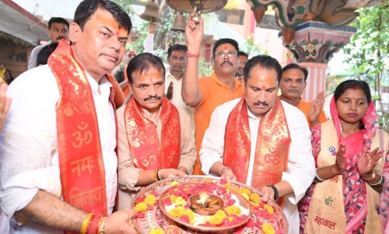 शिवमय हुआ भिलाई: बोल बम सेवा एवं कल्याण समिति द्वारा राज राजेश्वर शिव मंदिर में हुआ