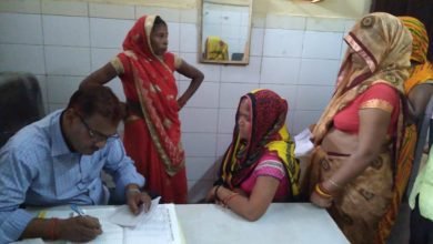 प्रथामिक स्वास्थ्य केंद्र पर पहुंचे आई फ्लू के 160 मरीज