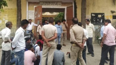 कासगंज:मक्खन लाल इंटर कॉलेज के प्रधानाचार्य द्वारा अभद्रता करने पर विधार्थी परिषद ने दिया धरना