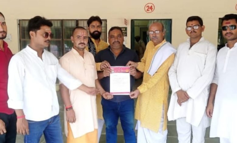 प्राचीन सीताराम मंदिर के विकास निर्माण में नहीं आएगी कोई वाधा – भूपेश शर्मा प्राचीन सीताराम मंदिर के विकास निर्माण में नहीं आएगी कोई वाधा – भूपेश शर्मा