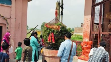 सावन के सातवां सोमवार को जलाभिषेक को उमड़े शिव भक्त, हर हर महादेव के जयघोष की रही गूंज