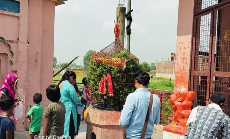 सावन के सातवां सोमवार को जलाभिषेक को उमड़े शिव भक्त, हर हर महादेव के जयघोष की रही गूंज