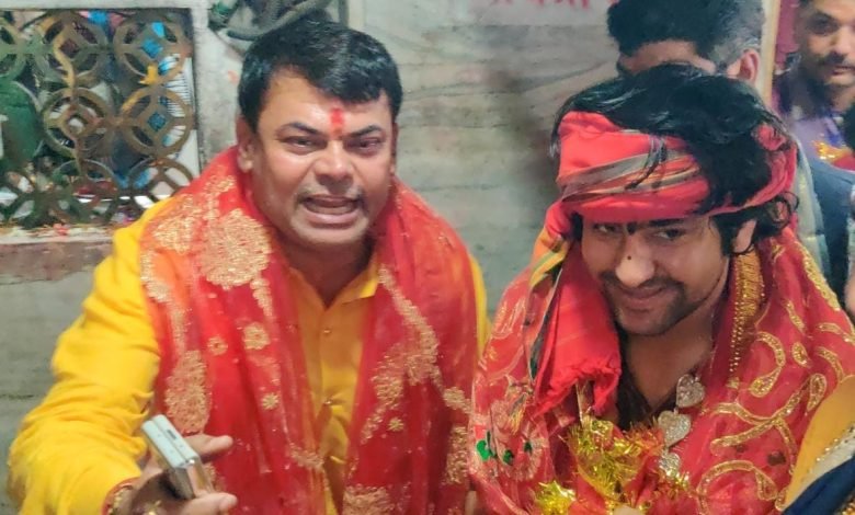 बागेश्वर धाम सरकार पंडित धीरेंद्र शास्त्री का भिलाई आना पक्का, दया सिंह ने मैहर मंदिर में मुलाकात कर लिया आशीर्वाद बागेश्वर धाम सरकार पंडित धीरेंद्र शास्त्री का भिलाई आना पक्का, दया सिंह ने मैहर मंदिर में मुलाकात कर लिया आशीर्वाद