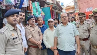 कासगंज: एएसपी जितेंद्र दुबे ने पैदल गश्त कर सुरक्षा व्यवस्थाओं का लिया जायजा