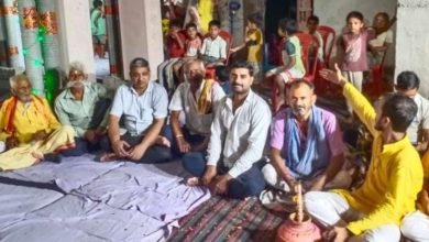 धूमधाम से मनाई गई श्रीकृष्ण जन्माष्टमी, जन्म होते ही बजे घंटे, गूंजे शंख