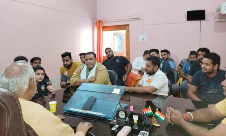 श्री रामलीला कमेटी के सदस्यों ने आगामी रामलीला मंचन कार्यक्रम की चर्चा श्री रामलीला कमेटी के सदस्यों ने आगामी रामलीला मंचन कार्यक्रम की चर्चा