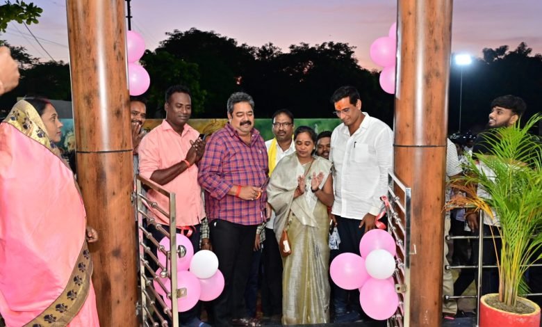 जिले का पहला डिजिटल लाइब्रेरी खुर्सीपार में बन कर तैयार,विधायक श्री यादव ने सौंपा जनता को 10 लाख से अधिक ई बुक होंगे, फ्री में मिलेंगे यूपीएस सी, सीजी पीएससी, रेलवे, बैंक,एसएससी के बुक जिले का पहला डिजिटल लाइब्रेरी खुर्सीपार में बन कर तैयार,विधायक श्री यादव ने सौंपा जनता को 10 लाख से अधिक ई बुक होंगे, फ्री में मिलेंगे यूपीएस सी, सीजी पीएससी, रेलवे, बैंक,एसएससी के बुक