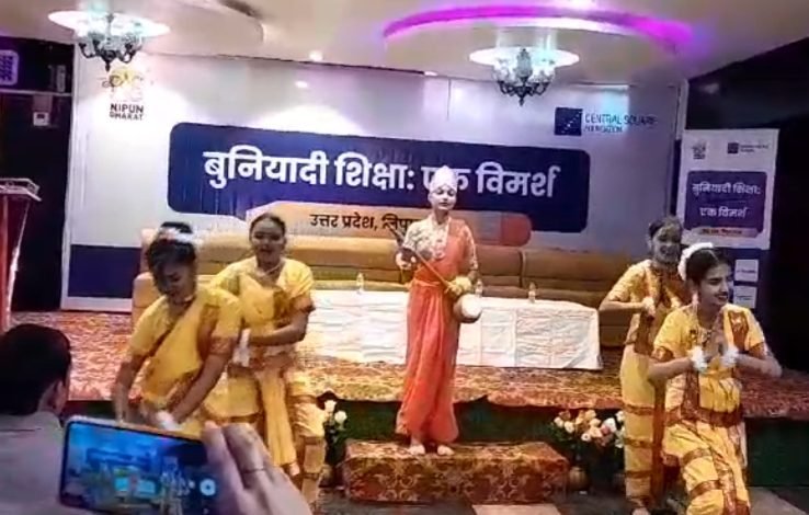 बच्चों की बुनियाद मजबूत होना बहुत जरूरी- रजनीकांत बच्चों की बुनियाद मजबूत होना बहुत जरूरी- रजनीकांत