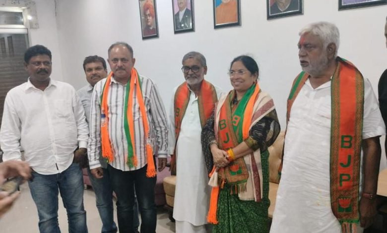 भिलाई जिला काग्रेंस की तुलसी साहू का काग्रेंस से इस्तीफा, मोदी की सभा मे सदस्यता दिलाई गई