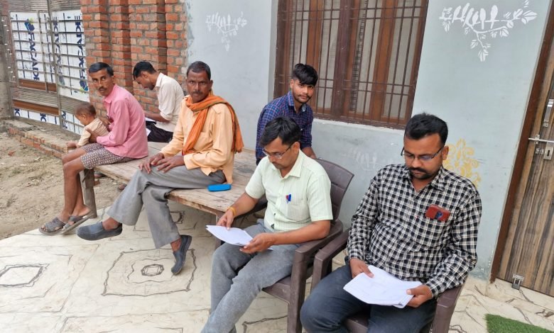 वोटर चेतना महाभियान की सफलता को जुटे भाजपा कार्यकर्ता वोटर चेतना महाभियान की सफलता को जुटे भाजपा कार्यकर्ता