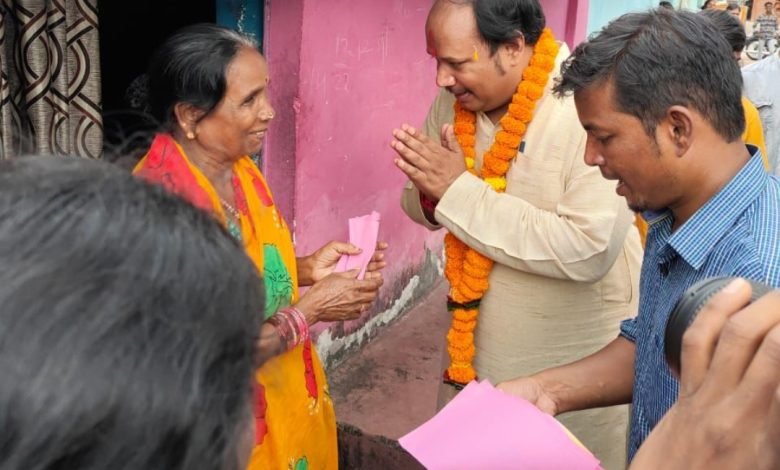 अलमारी छाप से निर्दलीय प्रत्याशी जेपी यादव को मिल रहा भारी जनसमर्थन