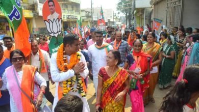 बीजेपी के प्रत्याशी ने जगह जगह किया जनसंपर्क, हुआ भव्य स्वागत