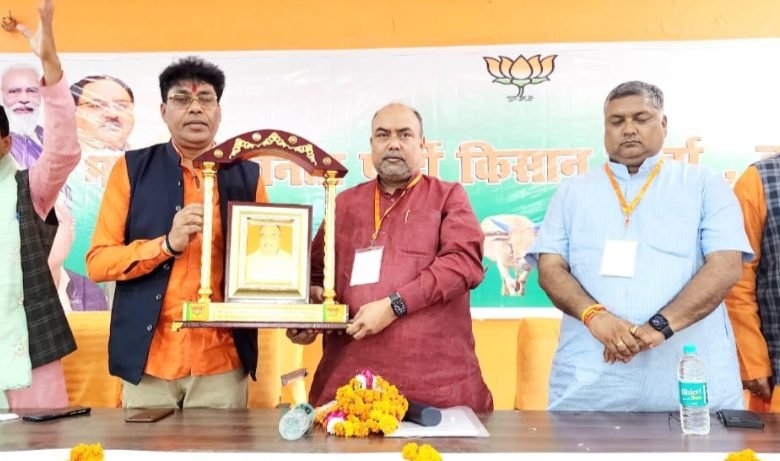 लोकसभा चुनाव को लेकर तैयारियों में जुटें कार्यकर्ता-कामेश्वर सिंह