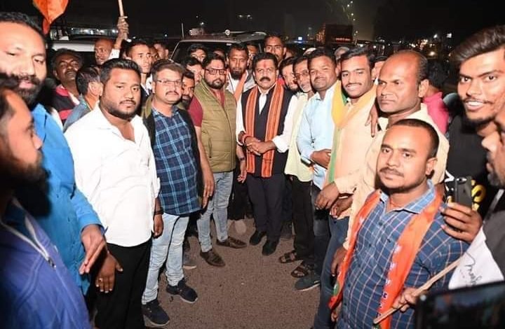 भिलाई में डिप्टी सीएम का युवा मोर्चा के पदाधिकारियों ने किया भव्य स्वागत