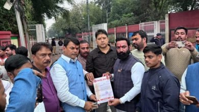 करणी सेना अध्यक्ष सुखदेव सिंह गोगामेड़ी की हत्या पर छत्तीसगढ़ के समस्त क्षत्रिय संगठनों ने रायपुर में किया विरोध प्रदर्शन