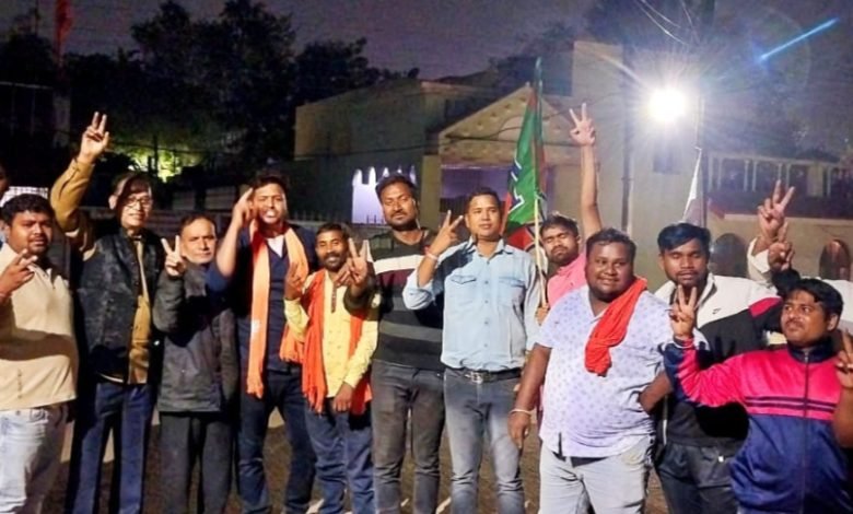 निखिल सोनी के नेतृत्व में वैशाली नगर विधानसभा के जीत की खुशी में निकली गई भव्य बाइक रैली निखिल सोनी के नेतृत्व में वैशाली नगर विधानसभा के जीत की खुशी में निकली गई भव्य बाइक रैली