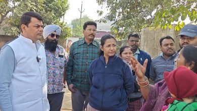 डायरिया के बाद खुर्सीपार पहुंचा निगम का अमला, उप नेता प्रतिपक्ष दया सिंह संग पूजा पिल्ले जोन कमिश्नर और निगम अधिकारियों ने किया दौरा, लोगों की सुनी समस्या