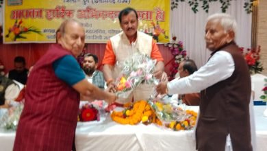 भिलाई: वरिष्ठ नागरिक स्थापना दिवस कार्यक्रम पर पहुंचे – सांसद विजय बघेल